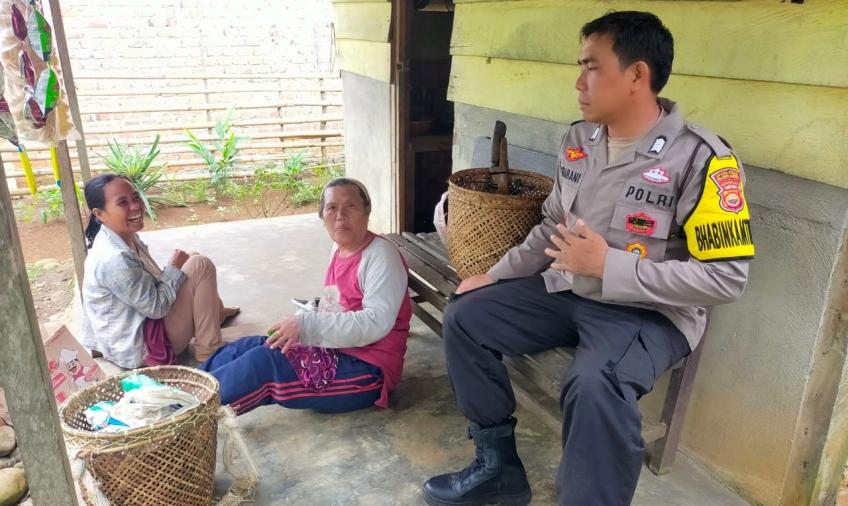 Kapolsek Kota Padang Sambangi Warga Himbau Tetap Menjaga Keamanan Menjelang Pemilu