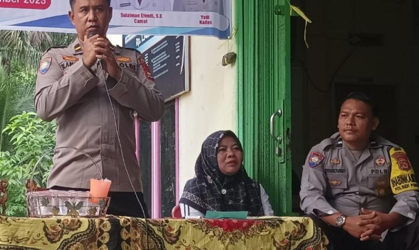 Plh Kapolsek dan Bhabinkamtibmas Polsek Pino Raya Menghadiri Musyawarah Pembangunan Desa Tanjung Aur II
