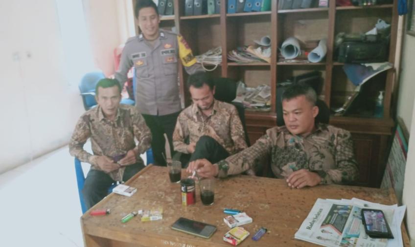 Menjelang Masa Kampanye Pemilu Serentak Tahun 2024 Bhabinkamtibmas Polsek Manna Lakukan Cipkon Sitkamtibmas Kondusif