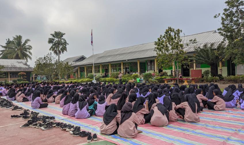 Cegah Kekerasan Terhadap Perempuan dan Anak, Polres Mukomuko Gelar Sosialisasi di SMPN 03 Mukomuko 