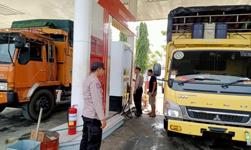 Cegah Kecurangan Pengisian BBM di SPBU, Polsek Maje Laksanakan Pengamanan 