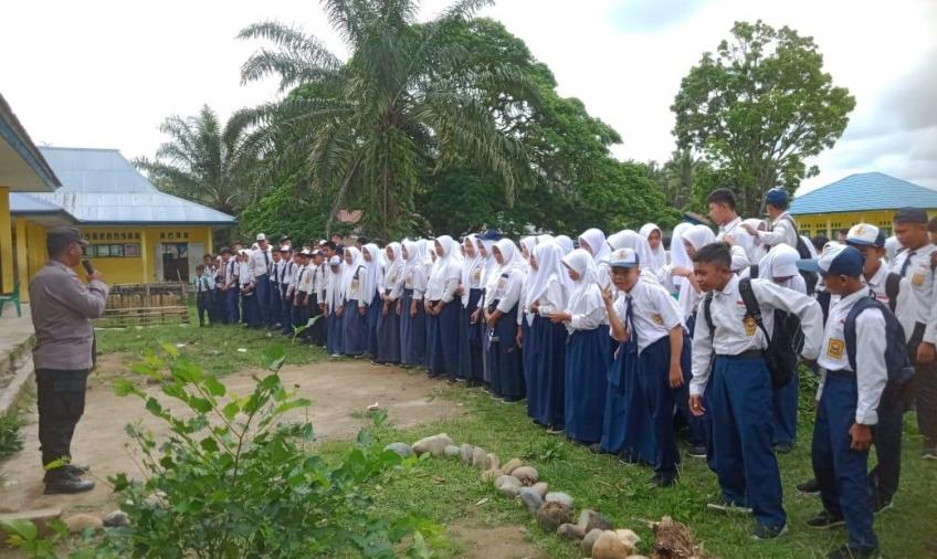 Police Go To School, Polsek Muara Sahung Polda Bengkulu Sosialisasi Kenakalan Remaja dan Penyalahgunaan Narkoba 