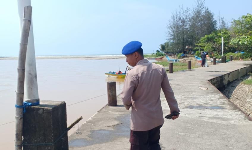 Polairud Polres BS Patroli ke Nelayan Pantai Pasar Bawah Sampaikan Imbauan Kamtibmas