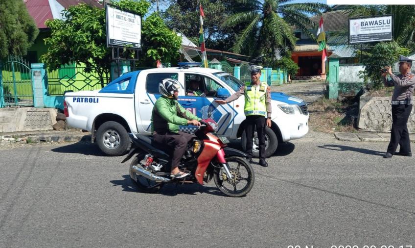 Sat Lantas Polres BS, Gatur Lalin Dilokasi Keramaian dan Seputaran Gudang Logistik KPU, Kantor KPU dan Bawaslu