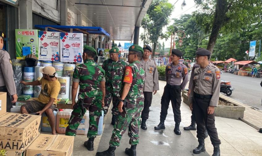 Sinergitas, TNI-Polri Laksanakan Patroli Dialogis Dalam Rangka Mendukung Kelancaran Tahapan Pemilu 2024 Diseputaran Kabupaten Kepahiang 