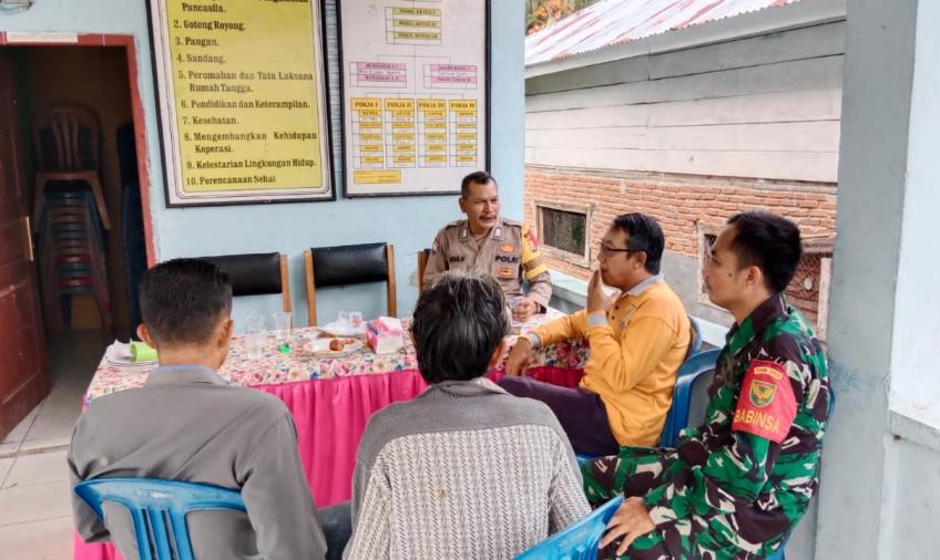 Bhabinkamtibmas Polsek Talo Gelar Jumat Curhat, Dengarkan Keluhan Masyarakat Pagar Gasing 