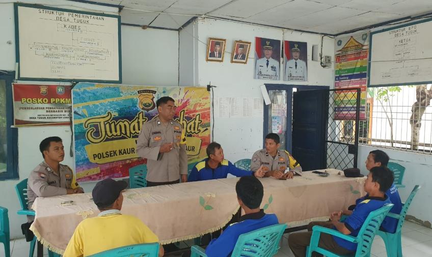 Gelar Jumat Curhat, Polsek Kaur Tengah Imbau Masyarakat Jaga Sitkamtibmas Jelang Pemilu 2024 