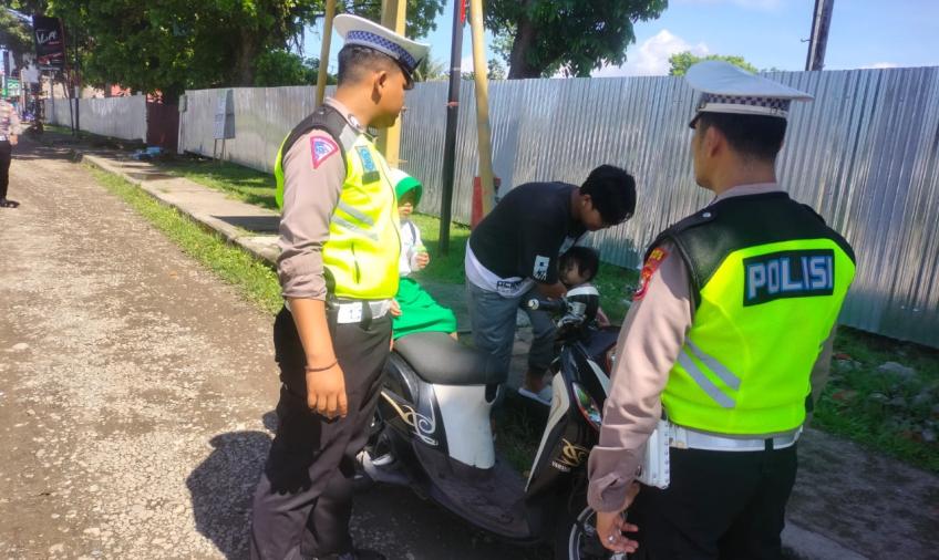 Patroli Hunting, Sat Lantas Polres Kaur  Menindak Pelanggar Kendaraan