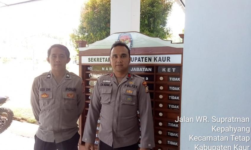 Tingkatkan Kewaspadaan Gangguan Kamtibmas di Lingkungan KPUD, Personel OMB Polres Kaur Gelar Pengamanan