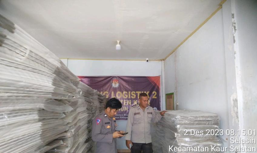 Tingkatkan Situasi Kamtibmas yang Kondusif di Gudang Logistik KPUD, Personel Satgas Preventif OMB Nala Polres Kaur Lakukan Pengamanan 