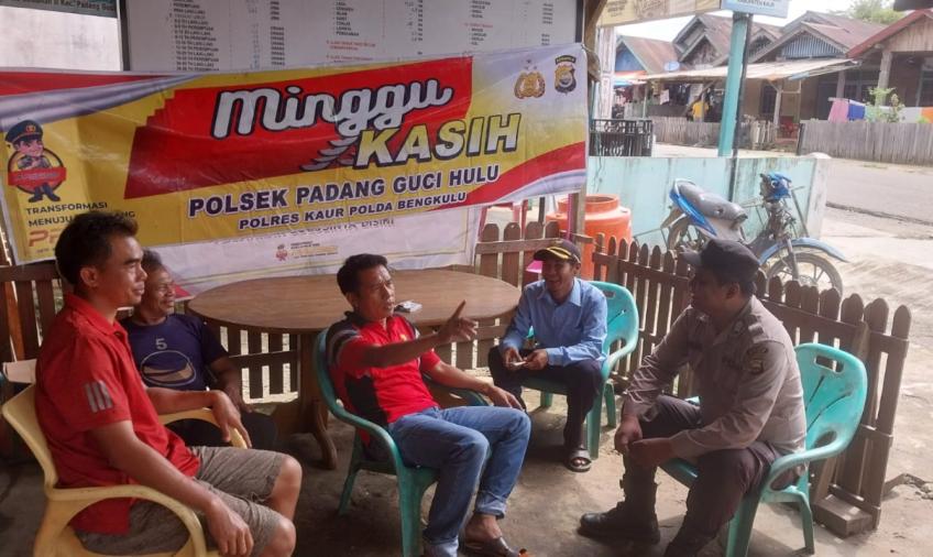 Minggu Kasih di desa Manau IX.II, Polsek Padang Guci Hulu Sampaikan Imbauan Kamtibmas 