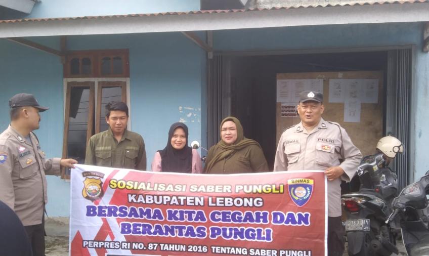 Personel Polsek Lebong Tengah Sosialisasi Saber Pungli di Desa Muning Agung