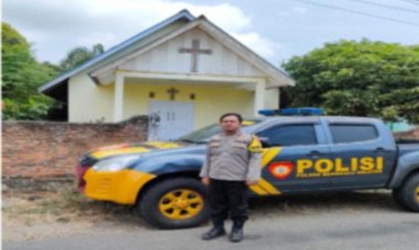 Polsek Kedurang Gelar Pengamanan Gereja, Berikan Rasa Aman dan Nyaman Saat Laksanakan Ibadah Minggu Umat Nasrani