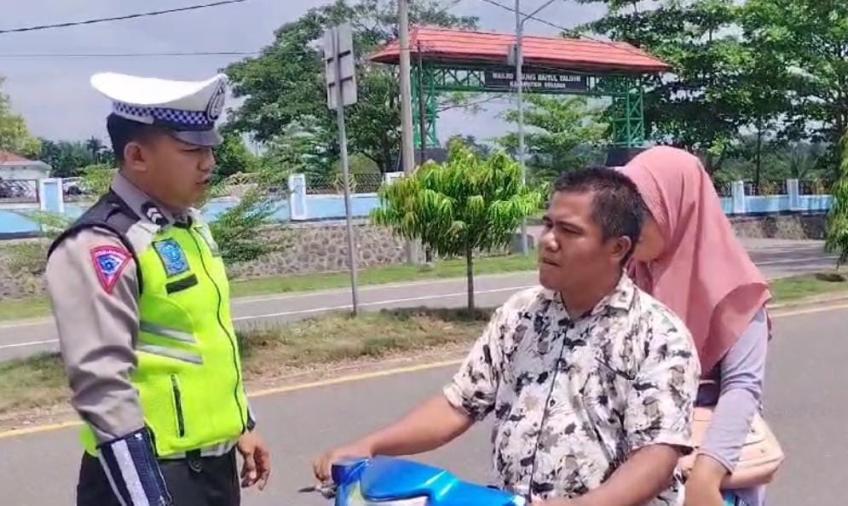Sat Lantas Polres Seluma, Edukasi Pengendara yang Belum Mematuhi Peraturan Lalulintas