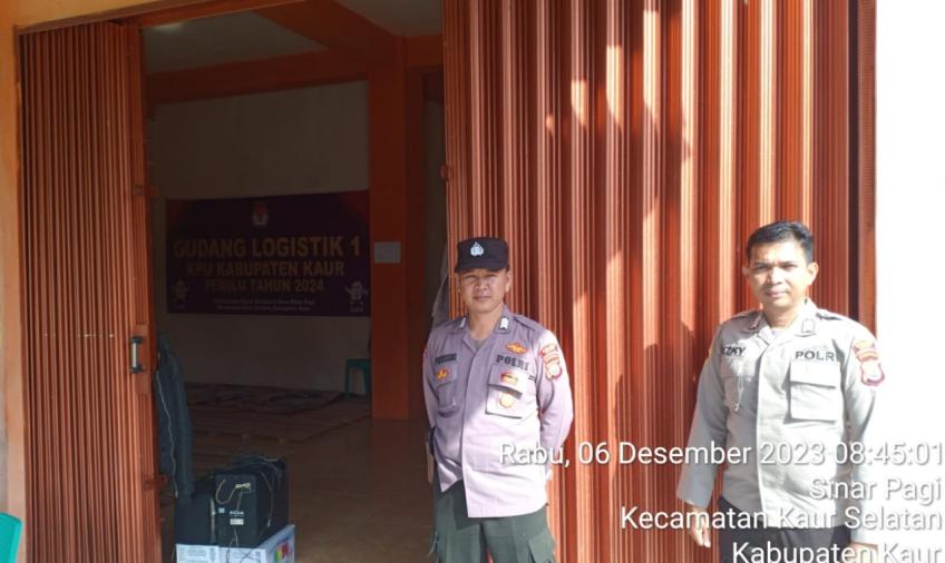 Operasi Mantab Brata Nala 2023, Personel Polres Kaur Awasi Gudang Logistik KPUD