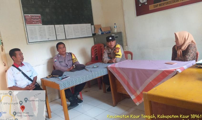 Pantau Sitkamtibmas, Polsek Kaur Tengah Patroli Sambang Ke Kantor PPK dan Panwascam 
