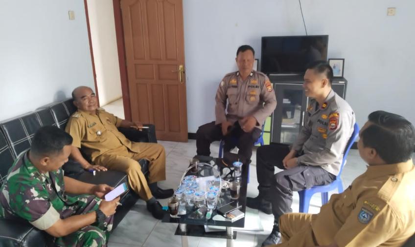 Polsek Ketahun Rapat Koordinasi Bersama Tripika dan Pemdes Giri Kencana