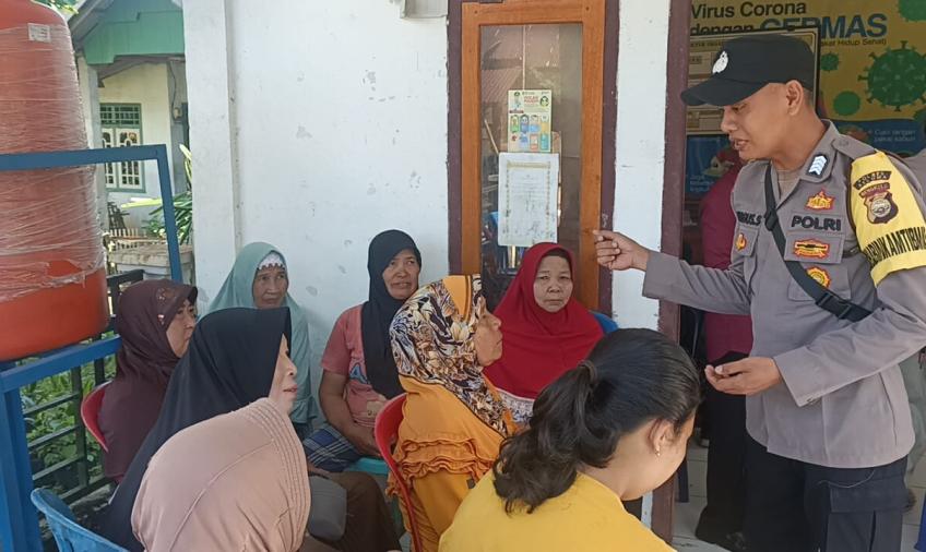 Jumat Curhat, Kanit Binmas dan Bhabinkamtibmas Polsek dengarkan Keluhan dan Sampiakan Imbauan dengan Warga Semidang Alas Maras