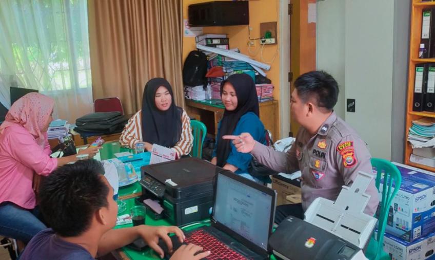 Personel Sat Lantas Polres Kaur Laksanakan Penyuluhan, Sampaikan Imbauan kamtibmas Jelang Nataru 2024
