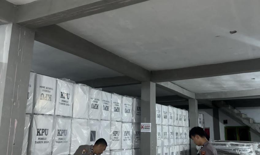 Ciptakan Keamanan yang Aman dan Kondusif, Personel OMB Polres Kaur Patroli di Gudang Logistik 