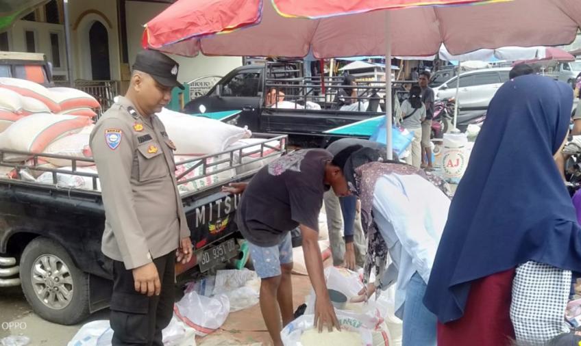 Sambangi Pedagang Beras, Bhabinkamtibmas Polsek Ketahun Berikan Imbauan Kamtibmas