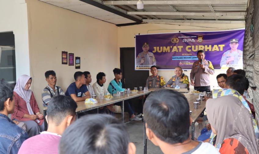 Jumat Curhat, Kapolres Rejang Lebong dan PJU Dengarkan Keluhan Warga Kelurahan Adirejo dan Kelurahan Dwi Tunggal