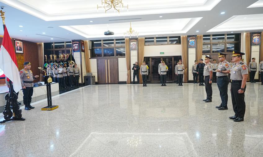Kapolri Naikan Pangkat 45 Pati Polri, Ada Satu Polwan Jadi Jenderal