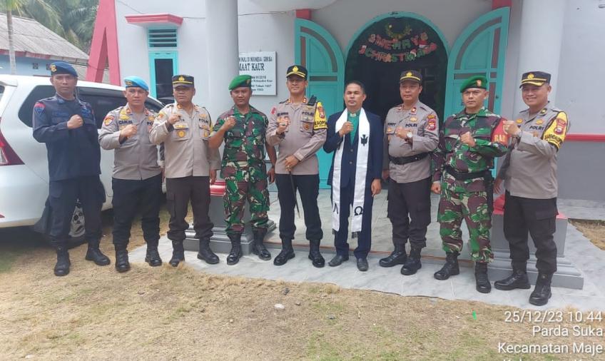 Pastikan Perayaan Natal Berjalan Aman, Kapolres Kaur Pantau Langsung Pengamanan di Gereja 