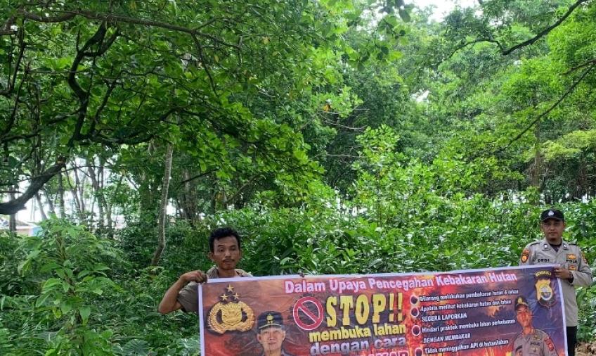 Antisipasi Karhutla Bhabinkamtibmas Polsek Nasal Berikan Imbauan kepada Warganya