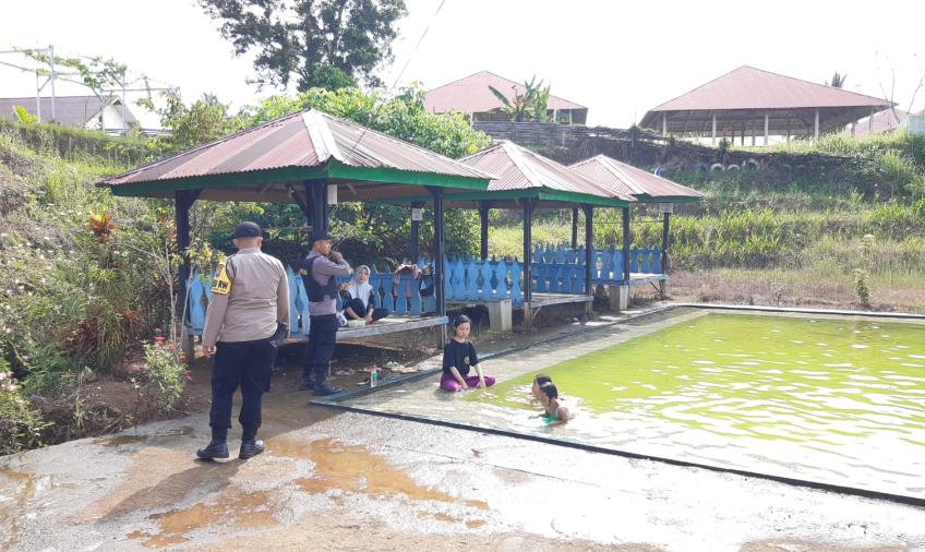 Polsek Padang Jaya Laksanakan Patroli Objek Wisata Menjelang Tahun Baru 2024 dan Sampaikan Pesan Kamtibmas Terhadap Pengunjung