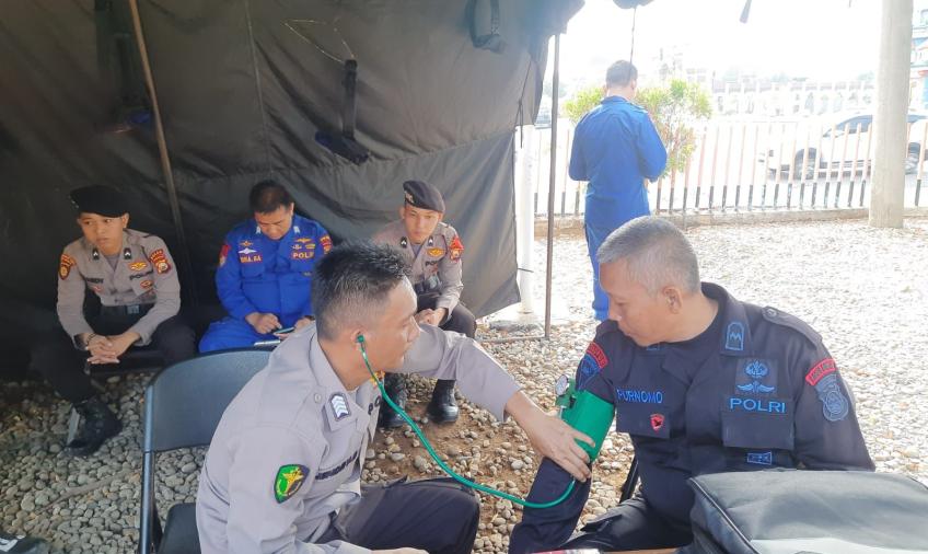 Subsatgas Dokkes Lakukan Pemeriksaan Kesehatan Terhadap Personel yang Melaksanakan Pengamanan