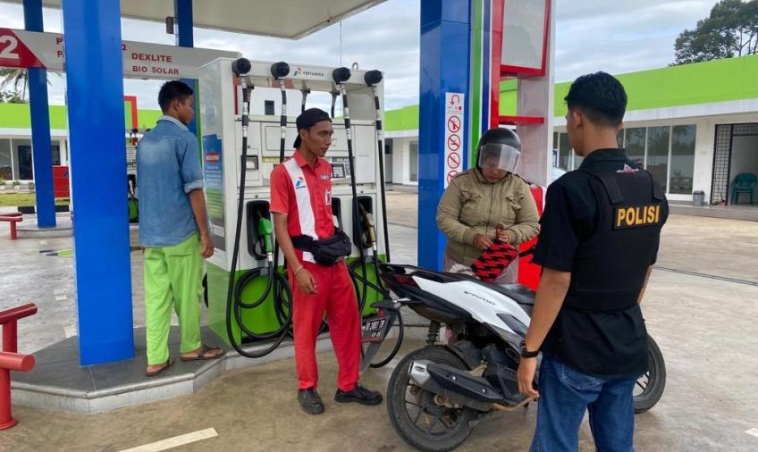 Unit Intelkam Polsek Kerkap Rutin Monitoring Stok Ketersediaan BBM di SPBU