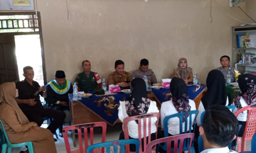 Kapoksek Pino Hadiri Pelantikan dan Pengambilan Sumpah Perangkat desa Bandar Agung   