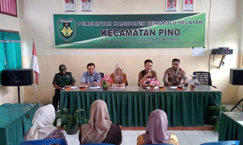 Kanit Binmas Polsek Pino dan Bhabinkamtibmas Hadiri Kegiatan Sosialisasi Pencegahan dan Penanganan Stunting Serta Gizi Buruk