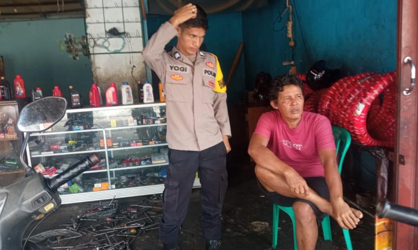 Ciptakan Kamtibmas Kondusif Jelang Pemilu 2024, Bhabinkamtibmas Polsek Manna Sambangi Pemilik Bengkel Sepeda Motor 