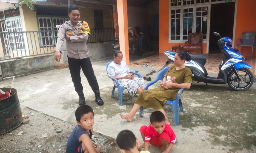 Bhabinkamtibmas Kedurang Sambangi dan Ajak Masyarakat Ciptakan Kamtibmas yang Kondusif Jelang Pemilu