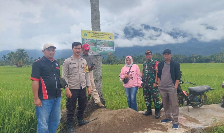 Bhabinkamtibmas Polsek Lebong Utara Hadiri Monev Jalan Usaha Tani di Desa Talang Bunut