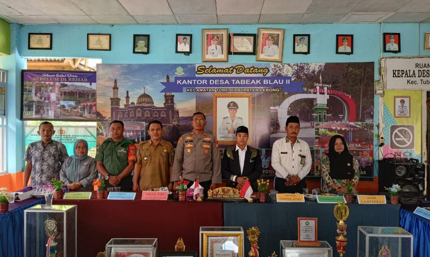 Kapolsek Lebong Atas Hadiri Pelantikan Perangkat Desa Tabeak Blau II