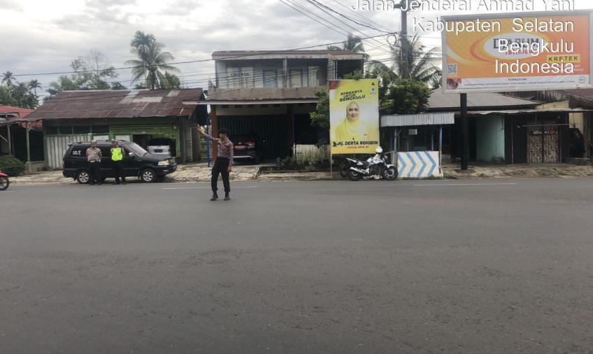Polri Presisi Gatur Lalin Pagi Bentuk Pelayanan Polres BS di Depan Sekolah dan Persimpangan Rawan Macet  