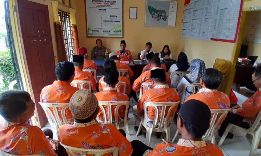 Bhabinkamtibmas Polsek Kota Manna Menghadiri Undangan Serah Terima Jabatan Lurah di Kelurahan Padang Kapuk