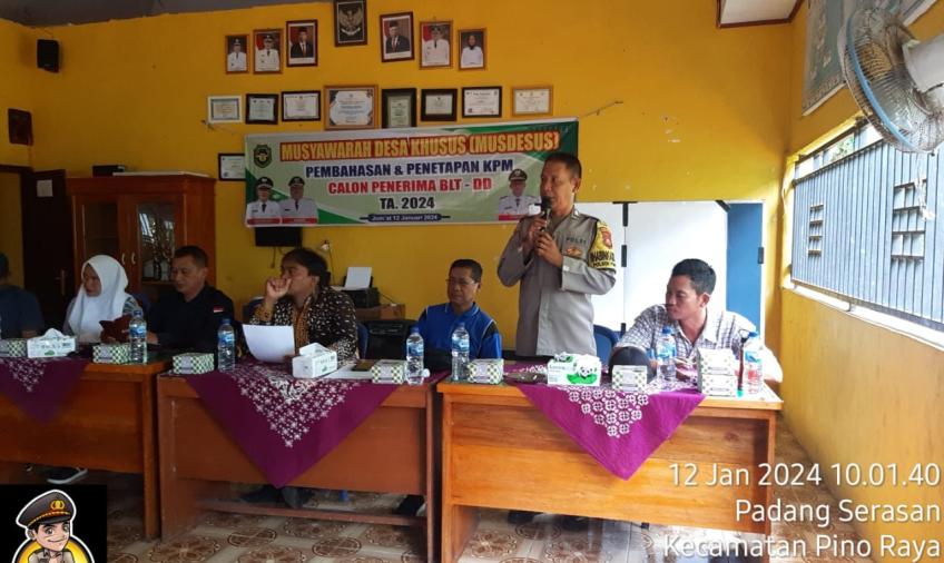 Bhabinkamtibmas MUSDESsus Penetapan Calon Penerima Bantuan Langsung Tunai dan Ketahanan Pangan Desa Padang Serasan