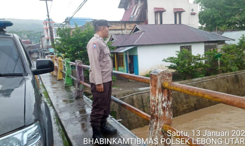 Personel Polsek Lebong Utara Patroli Pengecekan Debit Air