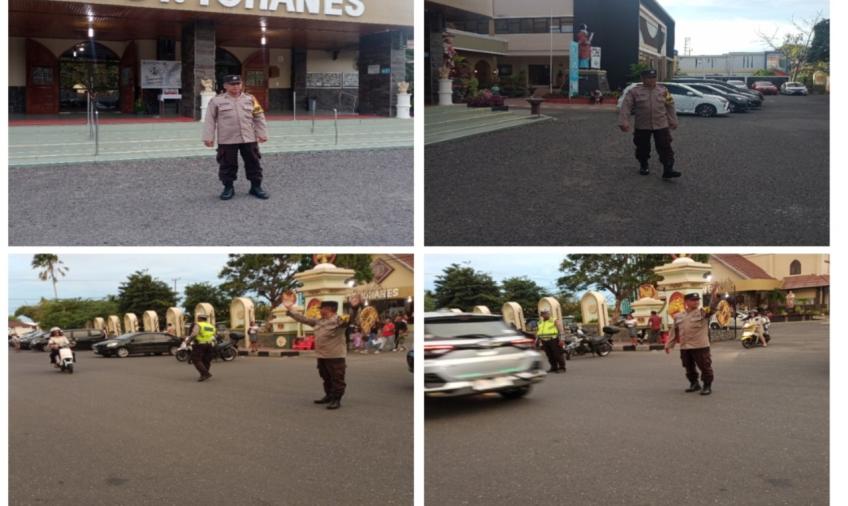 Personel Polsek Teluk Segara Laksanakan Pengaturan Lalu Lintas Ibadah Misa di Gereja ST Yohanes Penginjil