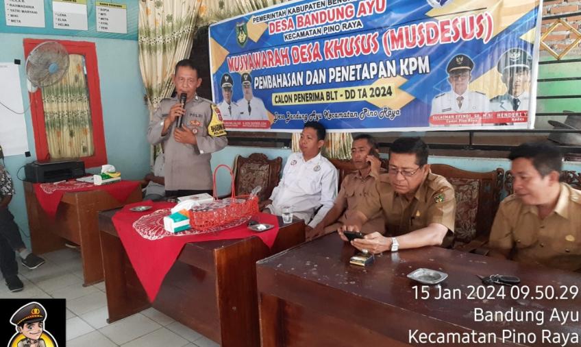 Bhabinkamtibmas Polsek Pino Raya, Hadiri MUSDESSus Penetapan Calon Penerima BLT dan Ketahanan Pangan 