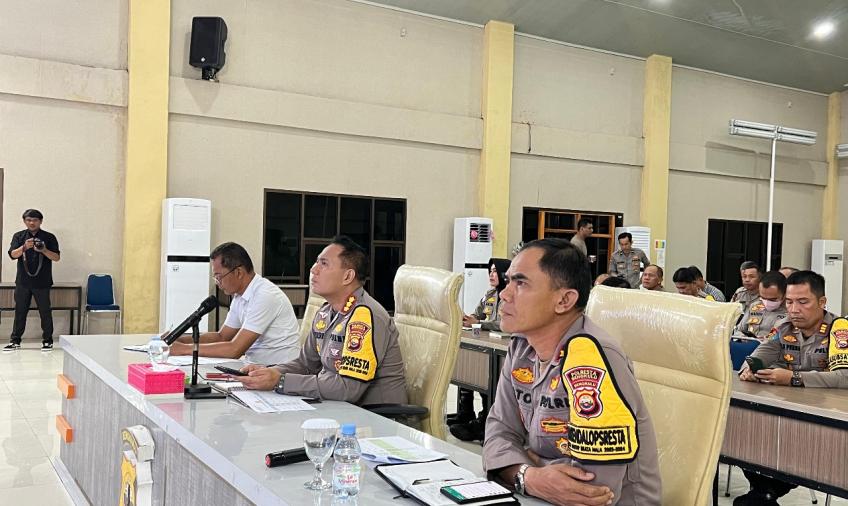 Kapolresta Bengkulu Ikuti Zoom Meeting Dengarkan Arahan Asops Polri dalam Rangka Menyamakan Persepsi Ops Mantap Brata 2023-2024