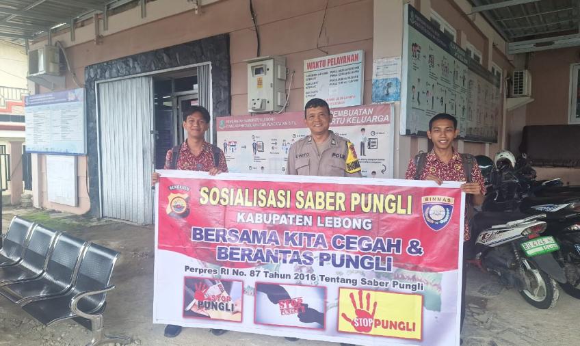Cegah Pungli, Bhabinkamtibmas Polsek Lebong Utara Sosialisasi Saber Pungli di Kantor Dukcapil