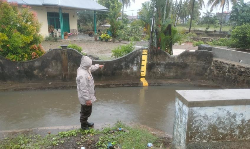 Polsek Muara Bangkahulu Patroli Cek Ketingguan Debit Air Pasca Hujan Lebat