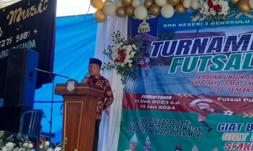 Bhabinkamtibmas Polsek Seginim Ciptakan Rasa Aman Turnamen Futsal SMP, MTS, SMA, SMK, MA, SE-Semaku