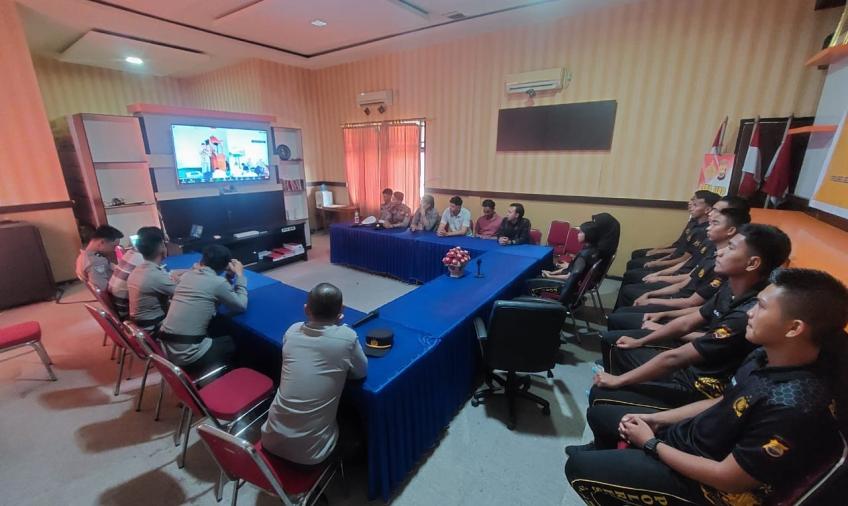 Casis dan Baja Polres Seluma Ikuti Kegiatan Binrohtal  dan Via Zoom