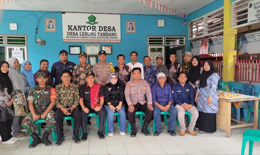 Bhabinkamtibmas Polsek Lebong Utara Monitoring DD di Desa Lebong Tambang